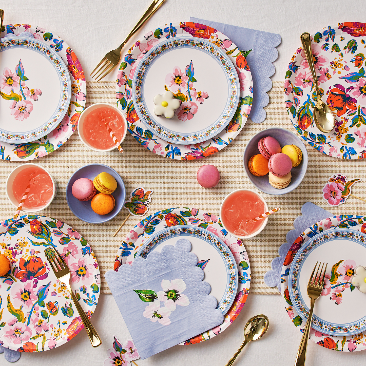 Vera Bradley Sea Air Floral Large Plates (10 per pack)
