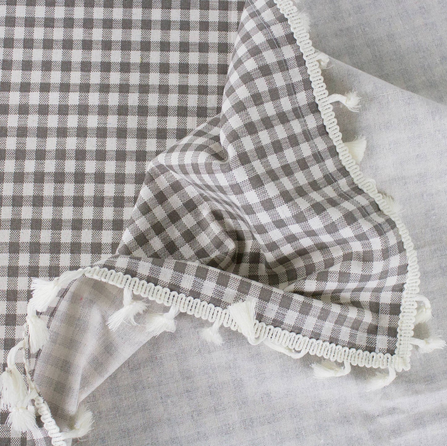 Gingham Check Tasseled Trim Cotton Blend Tablecloth