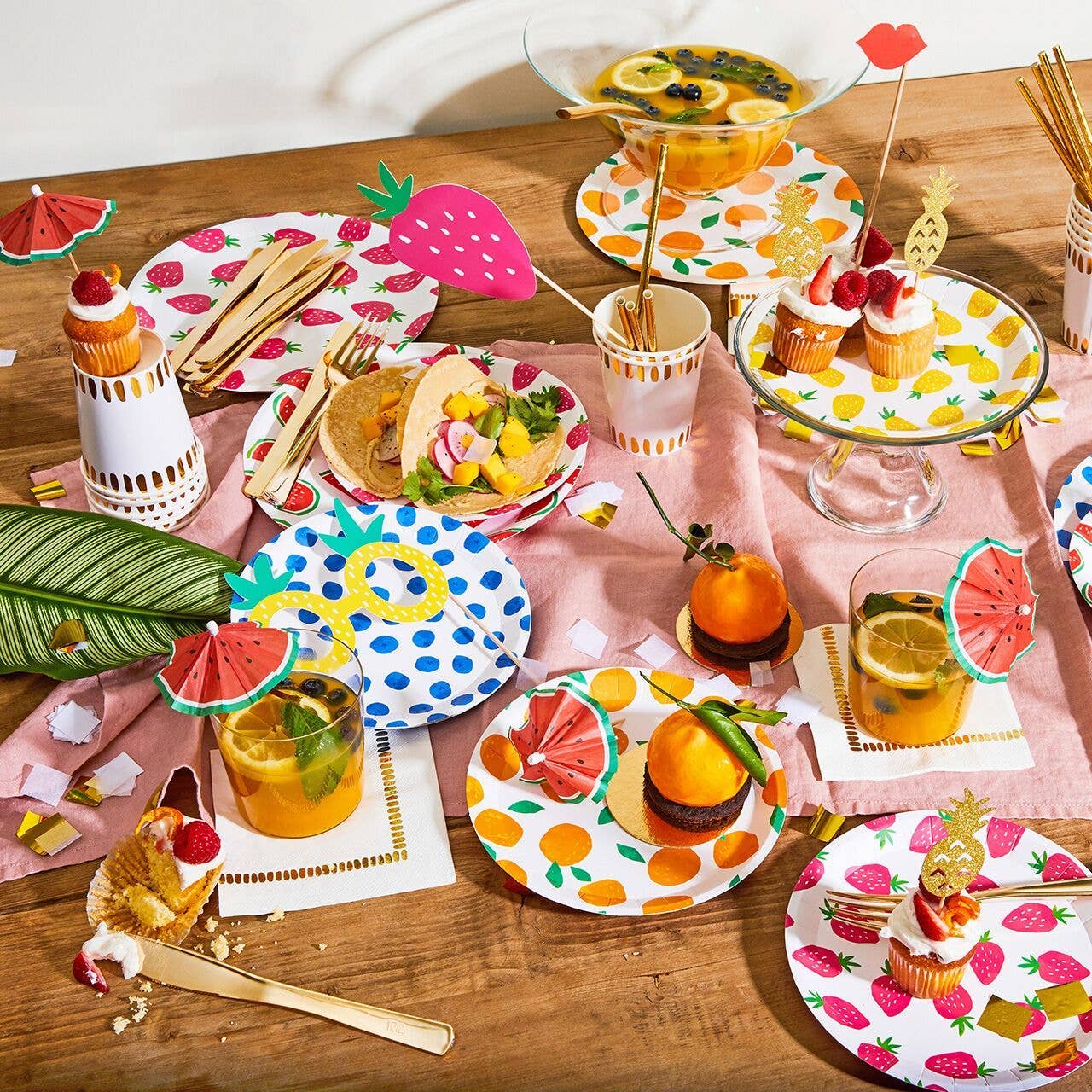 Fruit Punch Large Paper Party Plates (10 per Pack)